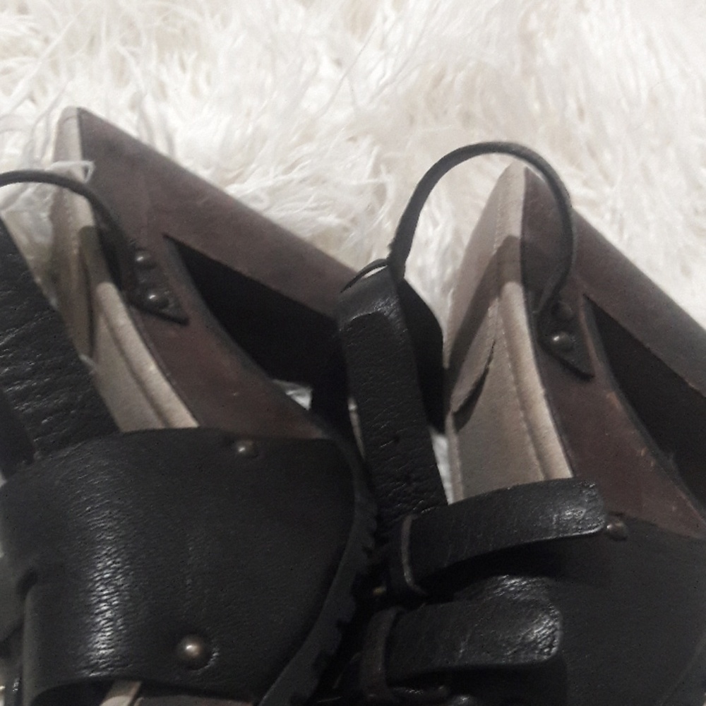 Shoe - Picture 5 of 7